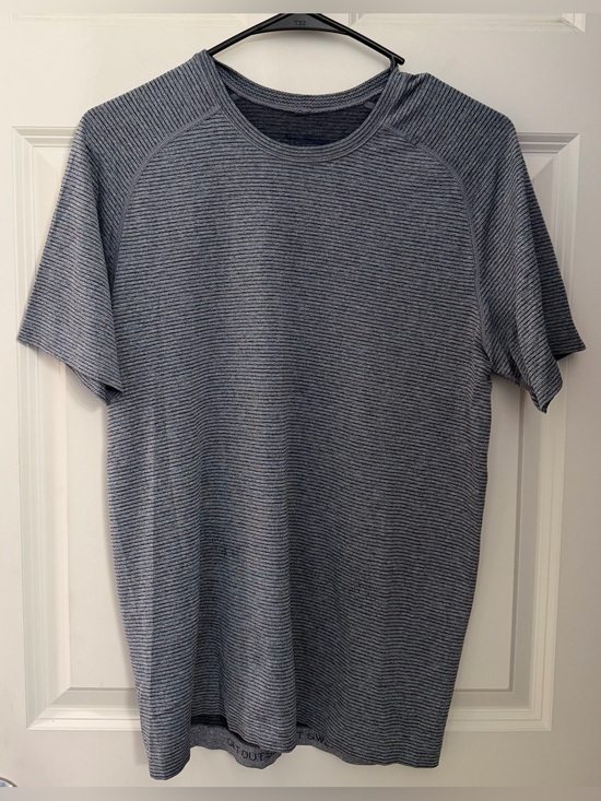 lululemon athletica Other - Lululemon Men’s Active Striped Tee in Gray, Size Small